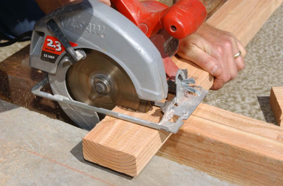 Circular Saw: A Reliable Cutting Tool for Efficient Work